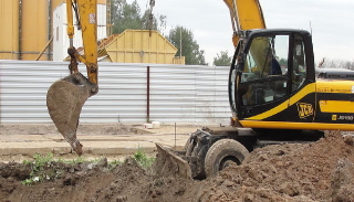 Выкопать яму экскаватором в Качканаре от 916 руб. - 2Землекопа-Кчк